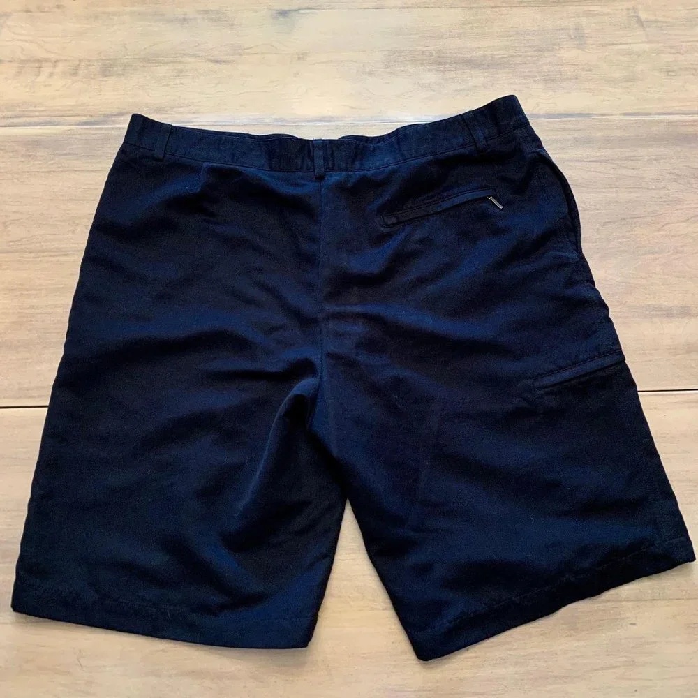 Greg Norman Mens SZ 38 Short Black 4 pockets